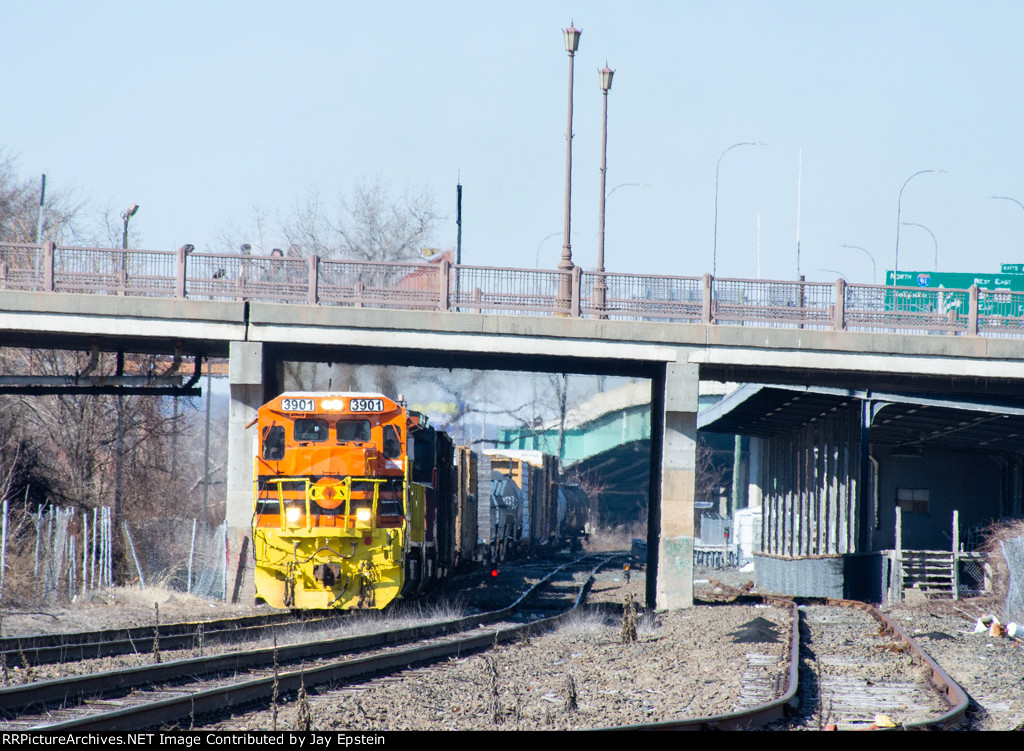 CSO-4 passes under Memorial Bridge